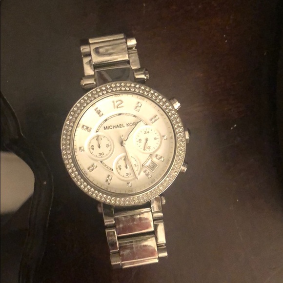 Michael Kors women’s Parker silver watch - Picture 2 of 5